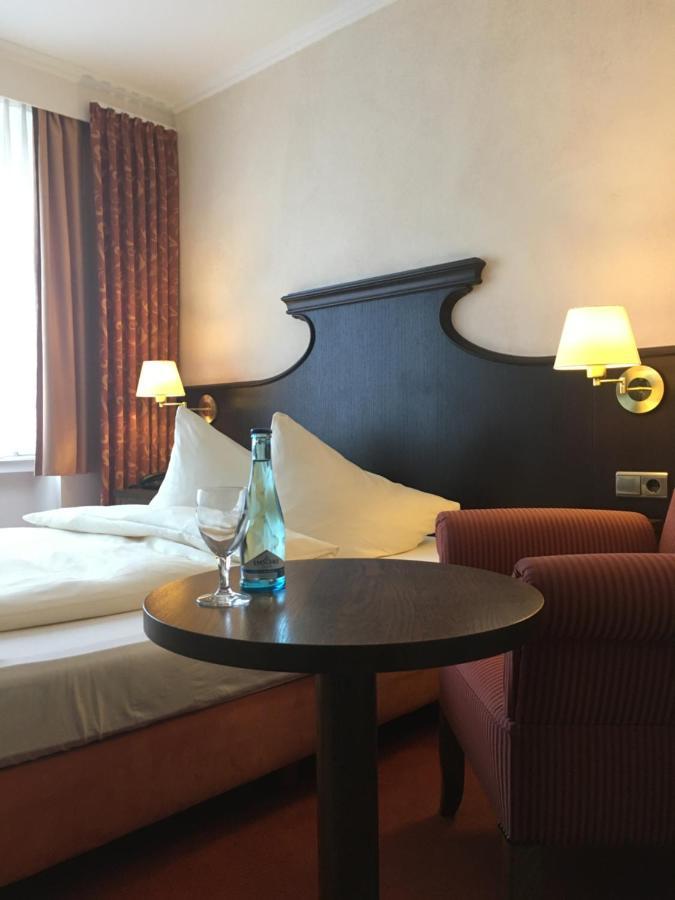 Altes Gasthaus Kuhr - Hotel & Restaurant Papenburg Eksteriør bilde